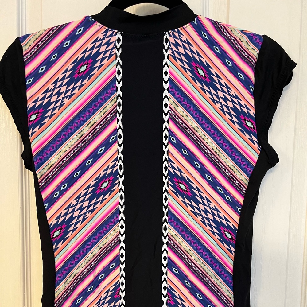 Ripcurl rash guard short sleeve. Good condition.